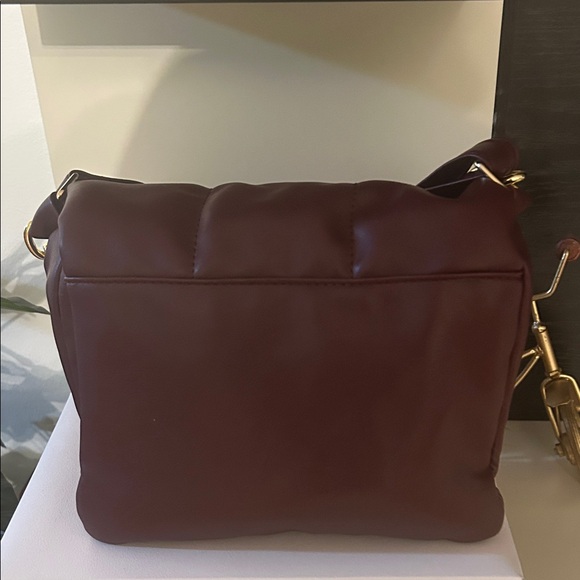 Primark Burgundy Shoulder Bag with Gold Chain NWOT - Picture 5 of 7